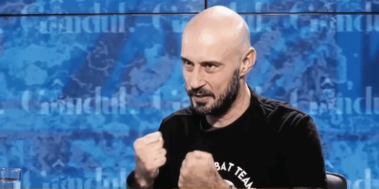 motociclistul-care-l-a-facut-knock-out-pe-mircea-badea-povesteste-detaliile-nestiute-ale-infruntarii.-„nu-l-consider-un-om-rau,-doar-ca-are-o-gura-bogata”