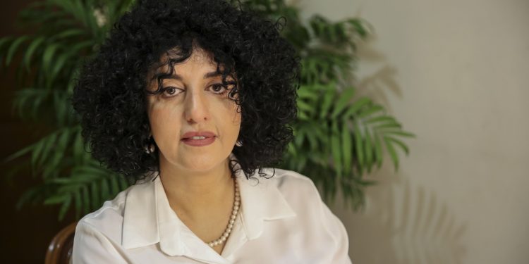 laureata-nobel-narges-mohammadi,-condamnata-din-nou-la-inchisoare-ce-spune-avocatul-sau-–-hotnews.ro