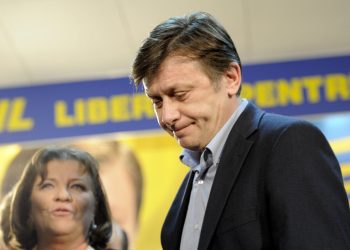 gandul:-antonescu,-reactie-in-scandalul-din-pnl:-salut-declaratiile-domnului-thuma!-/-spune-adevarul