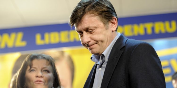 gandul:-antonescu,-reactie-in-scandalul-din-pnl:-salut-declaratiile-domnului-thuma!-/-spune-adevarul