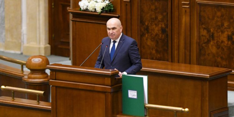 primele-doua-din-cele-trei-motiuni-depuse-de-opozitie,-respinse-motiunea-impotriva-lui-radu-miruta,-dezbatuta-acum-ministrul-apararii:-motiunea-de-astazi-este-despre-un-subiect-inventat,-ambalat-politic-si-livrat-ca-un-spectacol-de-propaganda.