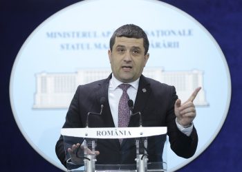 resturi-de-drona,-descoperite-pe-plaja-din-mamaia-sri-si-ministerul-apararii-incearca-sa-recupereze-date-despre-traseu,-anunta-radu-miruta-–-hotnews.ro