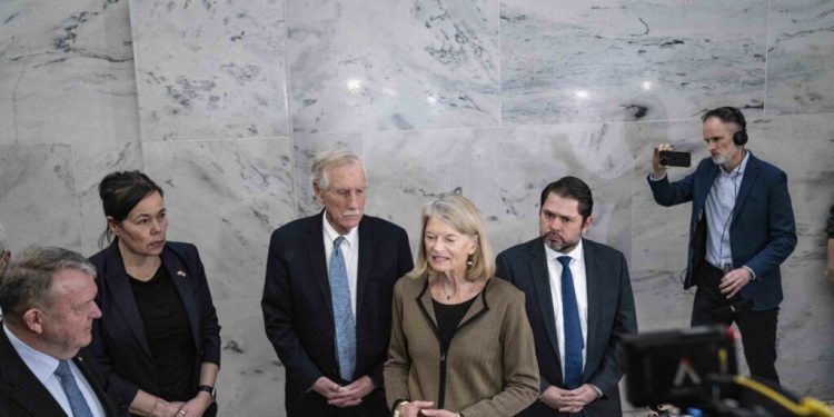 senatori-americani-in-groenlanda-pentru-reconstructia-increderii-afectate-de-declaratiile-lui-trump