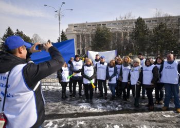 bolojan-le-raspunde-profesorilor:-revenirea-la-norma-de-18-ore-nu-este-posibila.-norma-actuala-este-la-nivel-minim-european