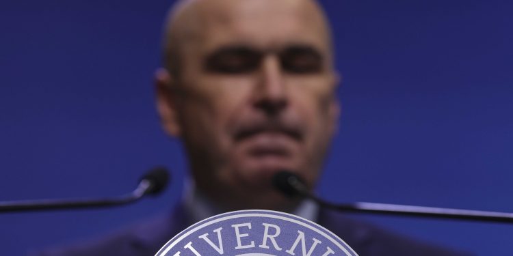 bolojan-pune-in-premiera-problema-reorganizarii-administrativ-teritoriale:-cu-cat-amani-o-boala,-cu-atata-costurile-vor-fi-mai-mari-–-hotnews.ro