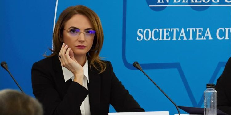 lia-savonea,-despre-cererea-trimisa-ccr-cu-o-zi-inaintea-sedintei-pe-pensiile-magistratilor:-nu-a-existat-nicio-intentie-de-a-influenta-calendarul-ccr-–-hotnews.ro