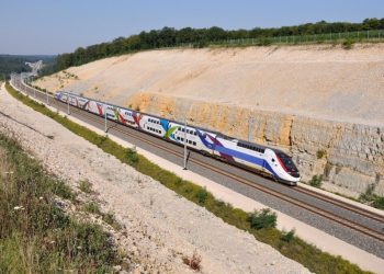 romania-vrea-sa-fie-hub-in-domeniul-feroviar.-o-mare-companie-vrea-sa-fabrice-trenuri-pe-hidrogen-si-o-cale-ferata-de-mare-viteza