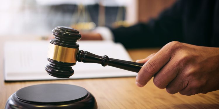 inchisoare-pe-viata-pentru-barbatul-care-si-a-ucis-cu-toporul-partenera-insarcinata,-in-fata-copiilor-–-hotnews.ro