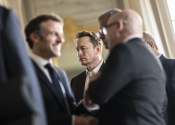 un-tip-suprasubventionat-ironizat-de-macron-in-fata-industriasilor-europeni,-musk-i-a-dat-rapid-replica-–-hotnews.ro