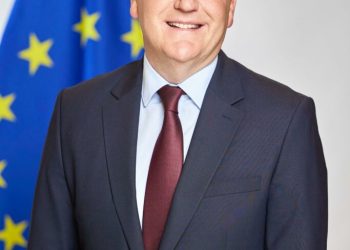 comisarul-european-pentru-democratie-si-justitie,-in-vizita-la-bucuresti