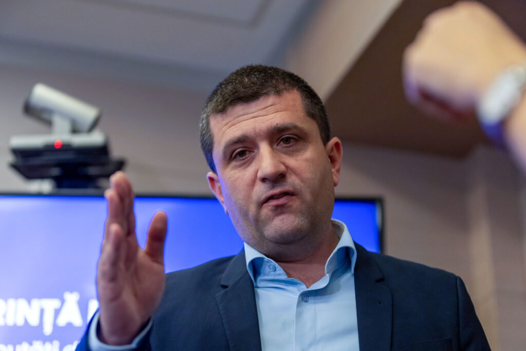 ministrul-apararii-explica-de-ce-a-picat-taierea-normei-de-hrana:-din-experienta-noastra-cu-domnul-ilie-bolojan,-argumentele-primeaza-–-hotnews.ro