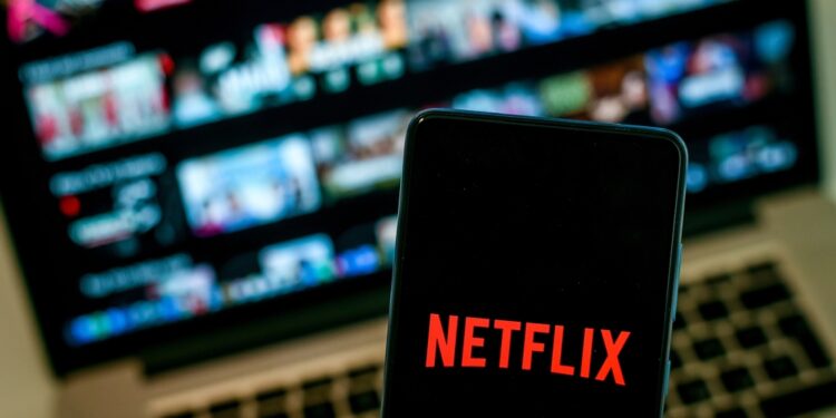 netflix-ameninta-compania-mama-a-tiktok-cu-o-actiune-imediata-in-justitie-din-cauza-unui-motor-de-piraterie-pe-care-o-acuza-ca-l-a-creat-–-hotnews.ro