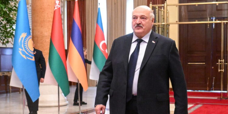 volodimir-zelenski-anunta-sanctiuni-impotriva-lui-lukasenko-pentru-sprijinul-acordat-rusiei