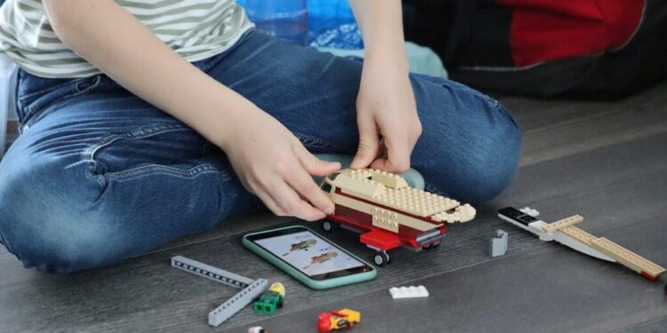 deputat-psd:-consultari-pentru-un-nou-cadru-legislativ-privind-protectia-minorilor-in-online