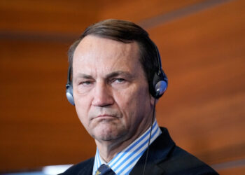 radoslaw-sikorski:-germania-si-franta-nu-mai-pot-conduce-singure-europa.-polonia-cere-un-rol-mai-mare-in-ue