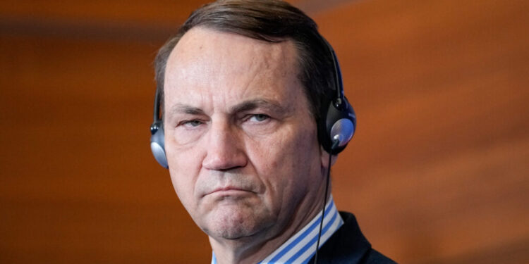 radoslaw-sikorski:-germania-si-franta-nu-mai-pot-conduce-singure-europa.-polonia-cere-un-rol-mai-mare-in-ue