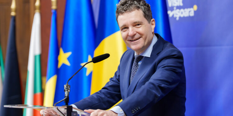 nicusor-dan-va-sustine-un-discurs-in-timpul-reuniunii-lui-trump-–-hotnews.ro