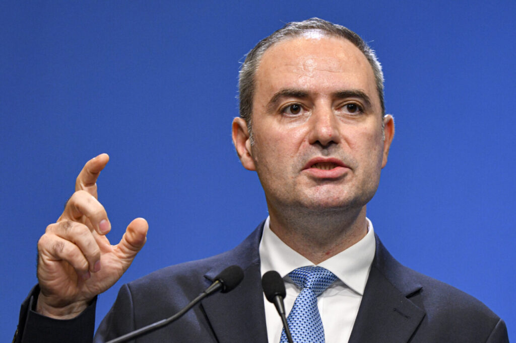 nazare-il-contrazice-pe-caciu:-dobanda-la-care-se-imprumuta-romania-a-coborat-spre-aproximativ-6,4%-pe-an,-cel-mai-scazut-nivel-din-ultimii-2-ani