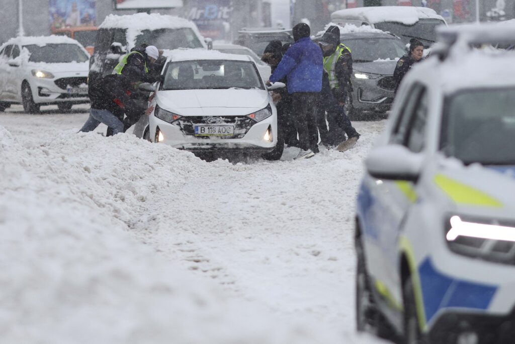 primarul-ciucu-anunta-ce-amenzi-s-au-dat-pentru-modul-in-care-au-fost-deszapezite-arterele-de-circulatie-din-capitala-sanctiuni-aplicate-in-toate-sectoarele,-cele-mai-multe-in-3-si-4-–-hotnews.ro