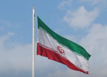 un-avion-militar-s-a-prabusit-in-iran