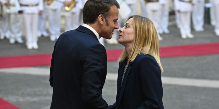 macron-reactie-dura-catre-meloni,-dupa-declaratiile-despre-incidentul-de-la-lyon:-„sa-ramana-fiecare-acasa-si-oile-vor-fi-bine-pazite”