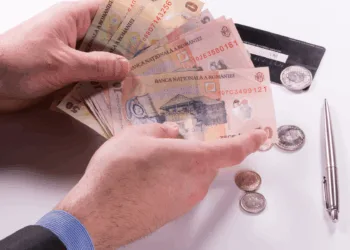 este-o-ancheta-confidentiala-o-noua-metoda-de-frauda-prin-care-victimele-sunt-convinse-sa-isi-depuna-banii-la-atm-uri-pentru-criptomonede-–-hotnews.ro