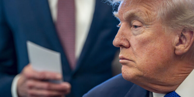 reactia-lui-trump-dupa-decizia-curtii-supreme:-voi-semna-un-ordin-de-impunere-a-unui-tarif-global-de-10%