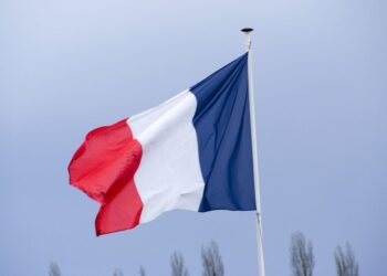 atac-terorist-dejucat-in-franta:-doi-tineri-care-planificau-un-atentat-asupra-unui-centru-comercial-au-fost-arestati