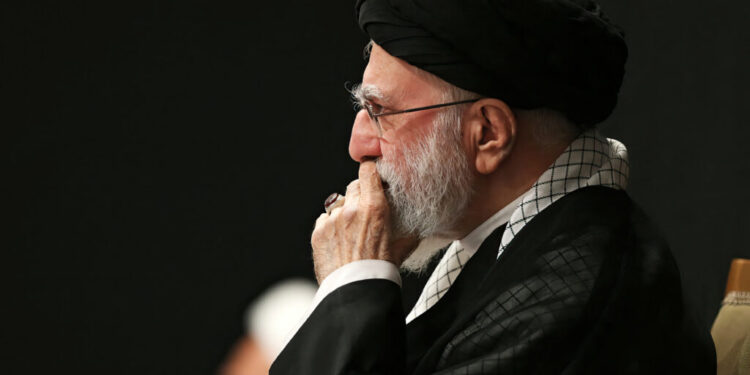 imaginile-din-satelit-arata-ca-iranul-se-pregateste-de-razboiul-cu-sua