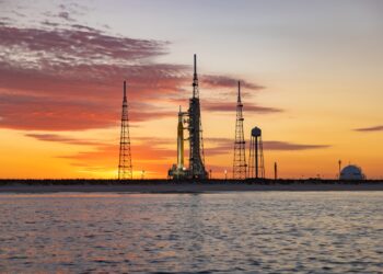 misiunea-artemis-ii-isi-asuma-nasa-un-risc-prea-mare?-un-cunoscut-fizician-explica-ce-este-si-cum-functioneaza-scutul-termic-care-trebuie-sa-reziste-la-2700-de-grade-–-hotnews.ro