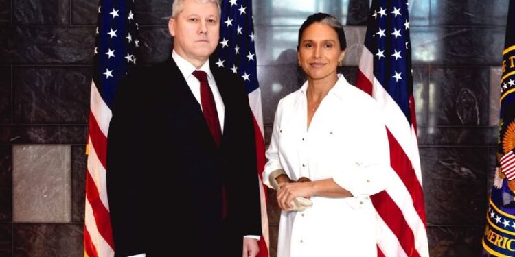 intalnire-in-premiera-intre-catalin-predoiu-si-tulsi-gabbard,-directoarea-comunitatii-nationale-de-informatii-din-statele-unite