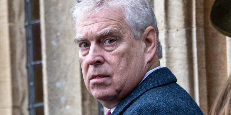 palatul-buckingham-nu-se-va-opune-excluderii-lui-andrew-din-linia-de-succesiune-la-tron-/-perchezitiile-continua-la-windsor-–-hotnews.ro