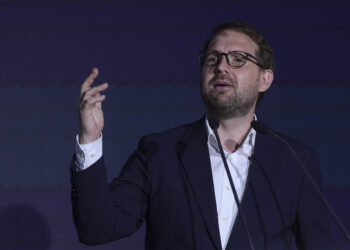 dominic-fritz,-despre-bugetul-pentru-2026:-usr-nu-va-fi-de-acord-sa-spunem-trecem-in-caiet-si-sa-plateasca-urmatoarea-generatie-pentru-cadourile-psd-–-hotnews.ro