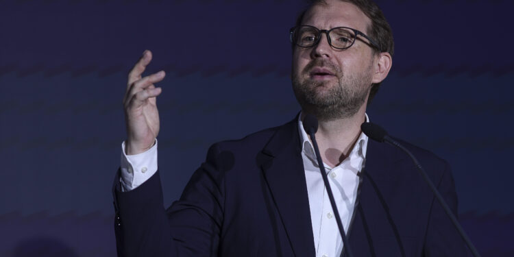 dominic-fritz,-despre-bugetul-pentru-2026:-usr-nu-va-fi-de-acord-sa-spunem-trecem-in-caiet-si-sa-plateasca-urmatoarea-generatie-pentru-cadourile-psd-–-hotnews.ro