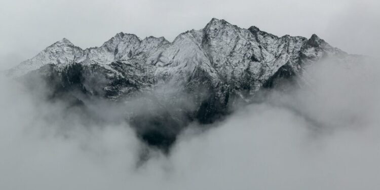 cel-putin-5-persoane-au-murit-intr-o-serie-de-avalanse-in-vestul-austriei