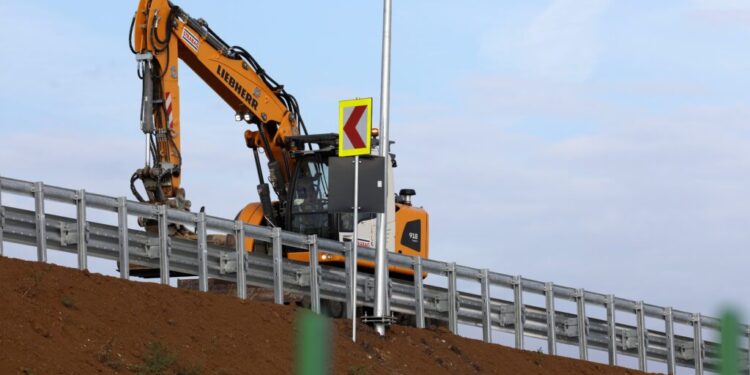 virgil-popescu-vrea-ca-drumul-expres-lugojdrobeta-turnu-severincraiovasofia-sa-fie-finantat-din-fonduri-europene