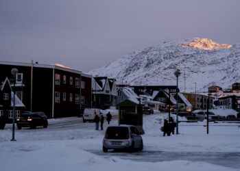 nu,-multumim-groenlanda-respinge-oferta-lui-trump,-care-anuntase-ca-o-nava-spital-este-pe-drum-–-hotnews.ro