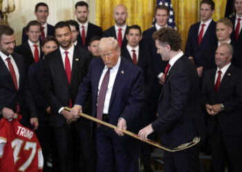 poza-postata-de-casa-alba-dupa-ce-sua-a-castigat-aurul-la-hochei.-ironie-la-adresa-canadei