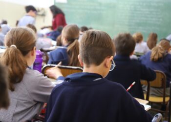 mesajul-unui-profesor:-clasa-politica-ne-a-furat-speranta-nimeni-nu-mai-crede-ca-ceva-ar-putea-fi-salvat,-nimeni-nu-vrea-sa-fie-ministru-al-educatiei-–-hotnews.ro