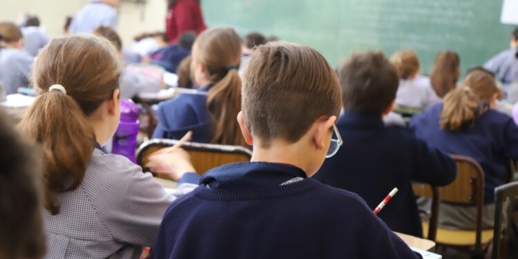 mesajul-unui-profesor:-clasa-politica-ne-a-furat-speranta-nimeni-nu-mai-crede-ca-ceva-ar-putea-fi-salvat,-nimeni-nu-vrea-sa-fie-ministru-al-educatiei-–-hotnews.ro