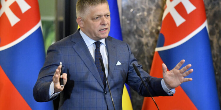 slovacia-opreste-livrarile-de-urgenta-de-energie-electrica-catre-ucraina