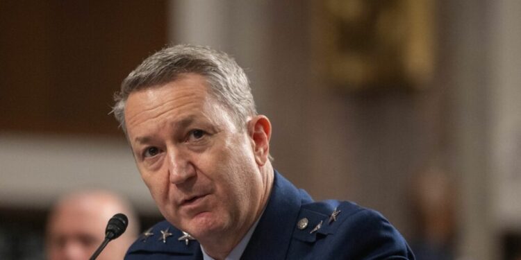 principalul-general-a-lui-trump-avertizeaza-ca-un-atac-asupra-iranului-ar-putea-declansa-un-conflict-prelungit