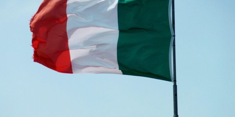 modelul-okupas-din-spania-a-fost-importat-si-in-italia-/-proprietarii-se-simt-expusi-in-fata-retelelor-de-infractori-care-le-ocupa-casele