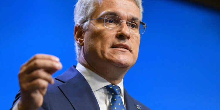 ministrul-proiectelor-europene,-dragos-pislaru,-avertizeaza-asupra-fondurilor-europene-aferente-reformei-pensiilor.-daca-intarziem-promulgarea,-nu-mai-exista