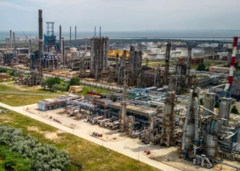 romania-va-ramane-cu-o-singura-rafinarie-de-benzina-si-motorina-functionala-peste-cateva-zile.-ce-se-intampla-cu-celalalte-doua-unitati-din-tara