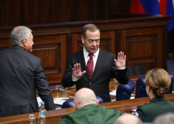 dmitri-medvedev-ameninta-franta-si-marea-britanie-cu-arme-nucleare-daca-sprijina-ucraina