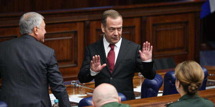 dmitri-medvedev-ameninta-franta-si-marea-britanie-cu-arme-nucleare-daca-sprijina-ucraina