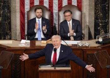 live-aceasta-este-epoca-de-aur-a-americii-anuntul-lui-donald-trump,-intr-un-discurs-cu-miza-uriasa-tinut-in-congresul-sua-–-hotnews.ro