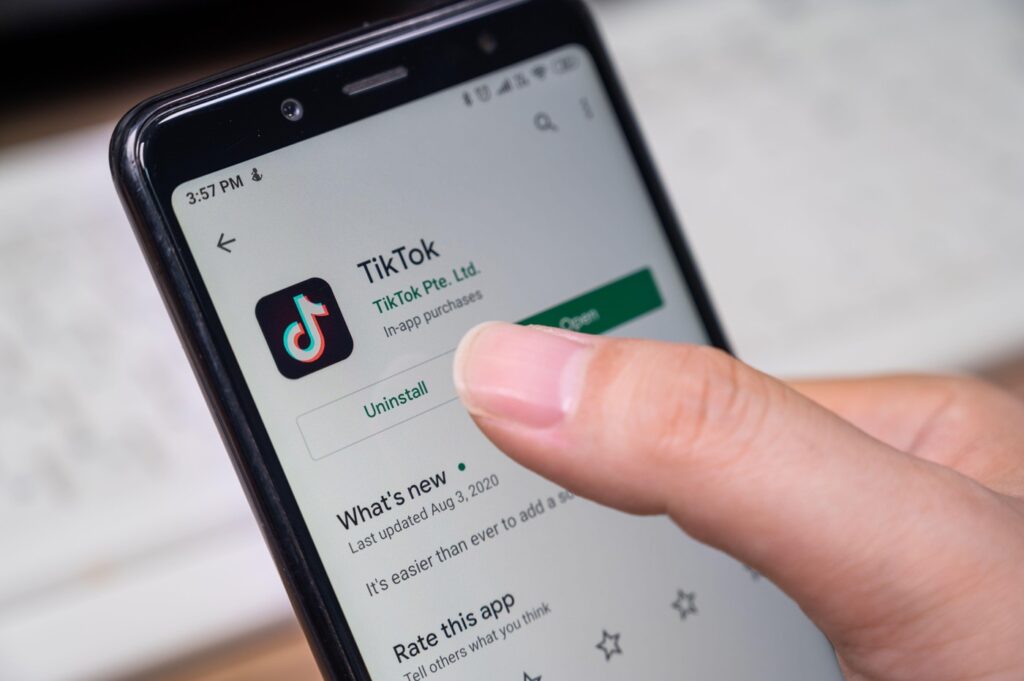 cat-valoreaza-gigantul-chinez-care-detine-tiktok,-dupa-o-noua-crestere-spectaculoasa-–-hotnews.ro