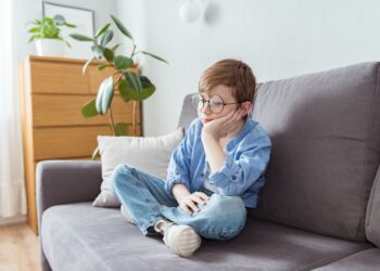 plictiseala,-combustibil-pentru-creier.-5-strategii-destepte-prin-care-parintii-pot-incuraja-copiii-sa-se-joace-singuri